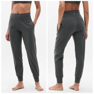 Athleta Salutation Jogger in Shadow Grey | Small Tall